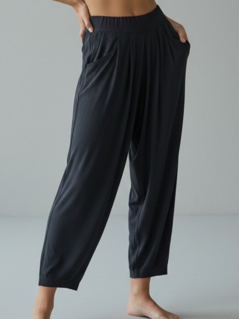 Eileen Fisher Black 100% Silk Ankle Pants Size L Minimalist Quiet Luxury Capsule